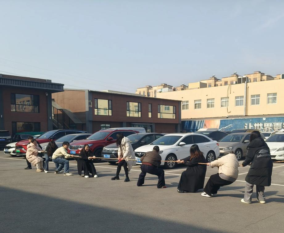 ​Обедно дърпане на въже и скачане на въже в Zemeijia