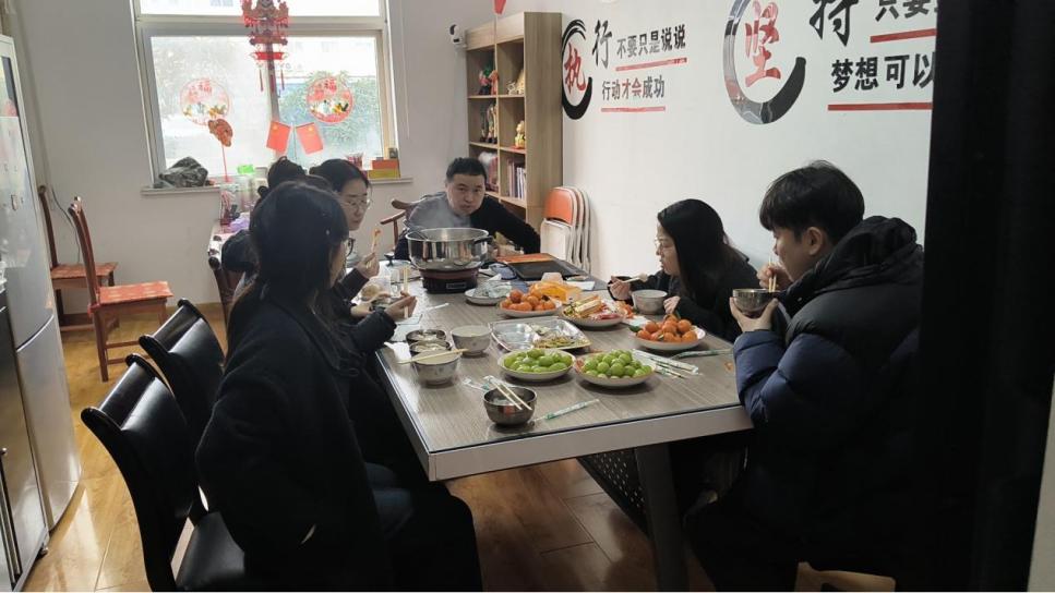 Сладост и единство: Екипът на ZMJ Packaging празнува заедно Фестивала на фенерите