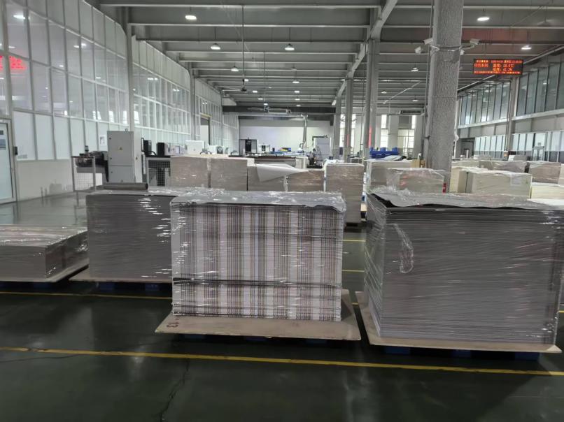 Укрепване на нашите QC стандарти за глобални хартиени опаковки